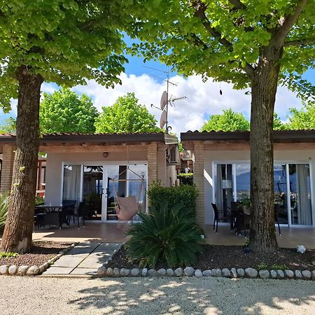 Villaggio Turistico Dei Tigli Паденге-суль-Гарда Экстерьер фото